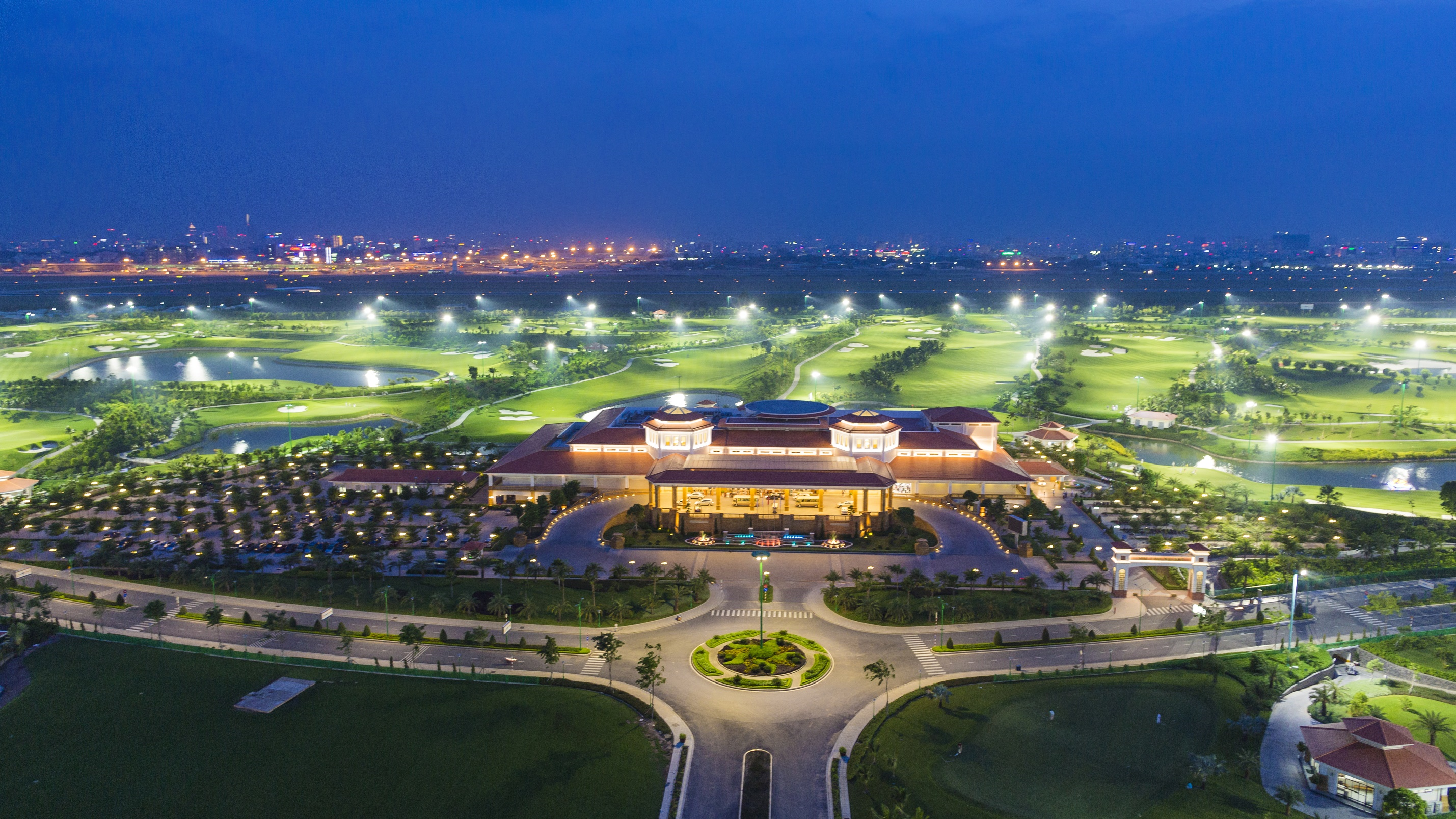 Sân Golf Long Biên và Tân Sơn Nhất